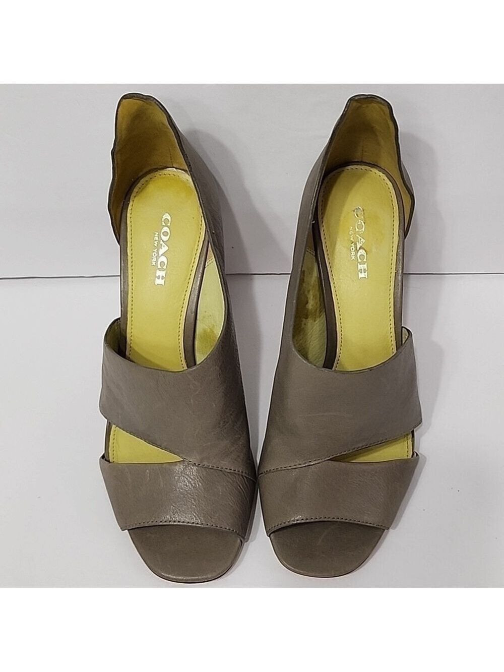 COACH HEELS SIZE 6 B - Picture 2 of 11